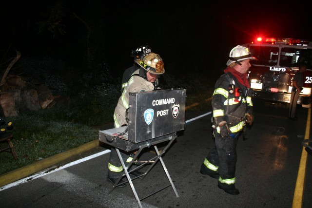 Chief Keesler Setting Up Command Post At Lockwood Rd Structure Fire on 9/4/07